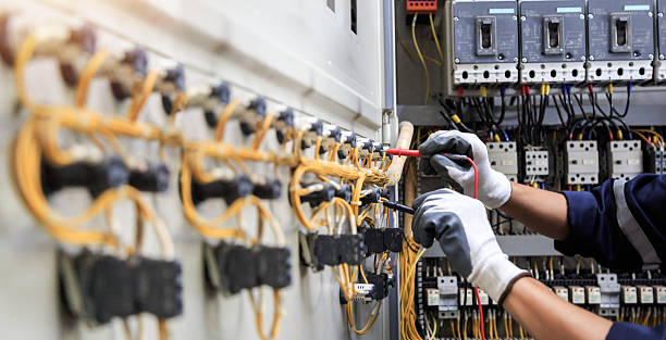 Professional Electrician technician working in Sabina, OH